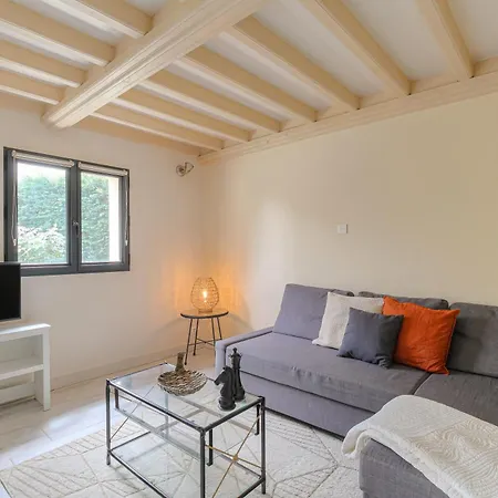 La Halte Dorée Beaujolaise, Dépendance Avec Piscine Partagée Сasa de vacaciones Villefranche-sur-Saône